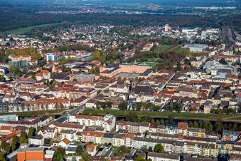 Vue aérienne de Schlossstr à Rastatt dans le département Bade-Wurtemberg, Allemagne