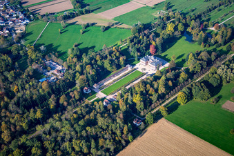 Vue aérienne de Château préféré à le quartier Förch in Rastatt dans le département Bade-Wurtemberg, Allemagne
