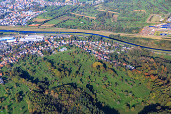 Vue aérienne de Vue de la ville sur la Murg depuis le sud-est à le quartier Oberndorf in Kuppenheim dans le département Bade-Wurtemberg, Allemagne