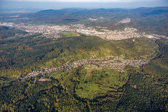Vue aérienne de Du sud-ouest à le quartier Selbach in Gaggenau dans le département Bade-Wurtemberg, Allemagne
