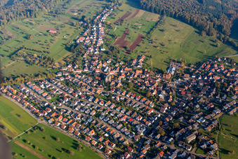 Vue aérienne de Quartier Schöllbronn in Ettlingen dans le département Bade-Wurtemberg, Allemagne