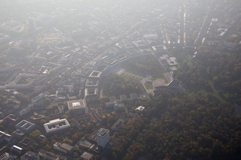 Vue aérienne de Quartier Innenstadt-West in Karlsruhe dans le département Bade-Wurtemberg, Allemagne