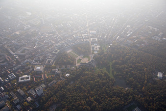 Vue aérienne de Quartier Innenstadt-West in Karlsruhe dans le département Bade-Wurtemberg, Allemagne