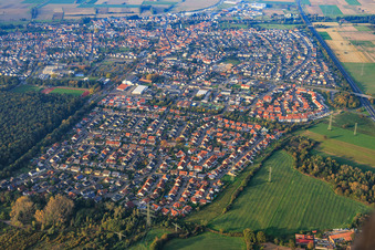 Vue aérienne de Vue de la ville depuis le sud à Rülzheim dans le département Rhénanie-Palatinat, Allemagne