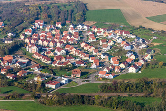Vue aérienne de Soultz-sous-Forêts à Soultz-sous-Forêts dans le département Bas Rhin, France