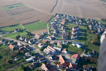 Soultz-sous-Forêts dans le département Bas Rhin, France vue du ciel