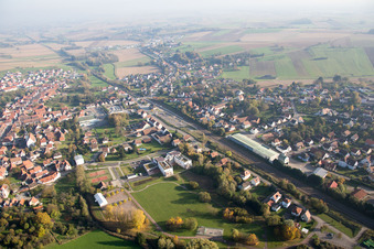 Soultz-sous-Forêts dans le département Bas Rhin, France du point de vue du drone