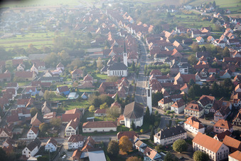 Hatten dans le département Bas Rhin, France depuis l'avion