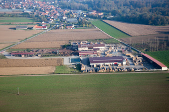 Vue aérienne de Niederrœdern dans le département Bas Rhin, France