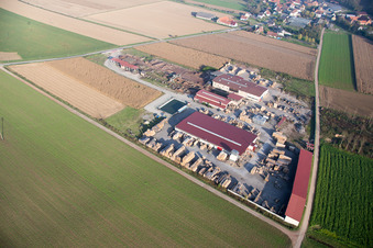 Vue aérienne de Niederrœdern dans le département Bas Rhin, France