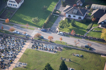 Vue d'oiseau de Niederrœdern dans le département Bas Rhin, France