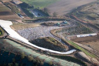 Schaffhouse-près-Seltz dans le département Bas Rhin, France du point de vue du drone