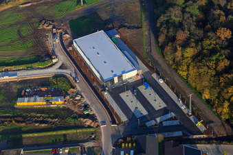 ALDI et EDEKA sur la Lauterburger Straße à Kandel dans le département Rhénanie-Palatinat, Allemagne hors des airs