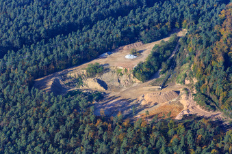 Vue aérienne de Carrière de sable de Kalksandsteinwerke Schencking GmbH & Co. KG, usine de Bienwald à le quartier Büchelberg in Wörth am Rhein dans le département Rhénanie-Palatinat, Allemagne