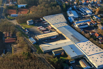 Vue aérienne de Hubert Eichenlaub Transport et Forwarding GmbH à Herxheim bei Landau dans le département Rhénanie-Palatinat, Allemagne