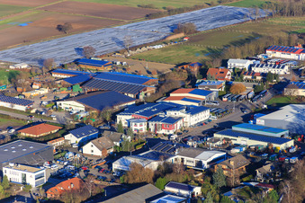Vue aérienne de Zone industrielle de Am Gäxwald vue de l'ouest à Herxheim bei Landau dans le département Rhénanie-Palatinat, Allemagne