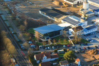 Quartier Lanzet depuis l'est avec Hagebau Kompakt - Gillet Baustoffe GmbH à Herxheim bei Landau dans le département Rhénanie-Palatinat, Allemagne d'en haut