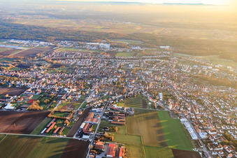 Vue oblique de Vue de la ville depuis le nord à Herxheim bei Landau dans le département Rhénanie-Palatinat, Allemagne