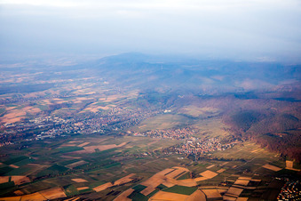 Vue aérienne de Quartier Rechtenbach in Schweigen-Rechtenbach dans le département Rhénanie-Palatinat, Allemagne