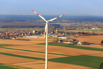 Parc éolien de Minfeld à Minfeld dans le département Rhénanie-Palatinat, Allemagne depuis l'avion