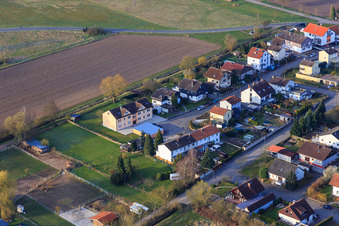 Vue aérienne de Au Flachsbach à Minfeld dans le département Rhénanie-Palatinat, Allemagne
