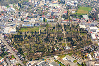 Vue aérienne de Cimetière principal Speyer en hiver à Speyer dans le département Rhénanie-Palatinat, Allemagne