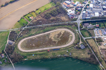 Vue aérienne de Circuit de course sur piste de sable du Motorsport Club Altrip eV à Altrip dans le département Rhénanie-Palatinat, Allemagne
