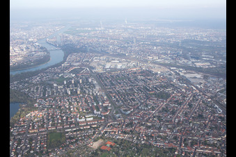 Vue aérienne de Lindenhof à le quartier Niederfeld in Mannheim dans le département Bade-Wurtemberg, Allemagne
