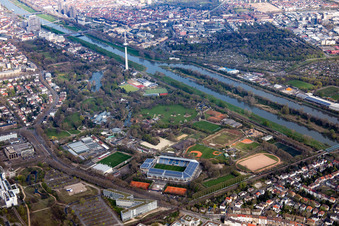 Vue aérienne de Luisenpark à le quartier Oststadt in Mannheim dans le département Bade-Wurtemberg, Allemagne