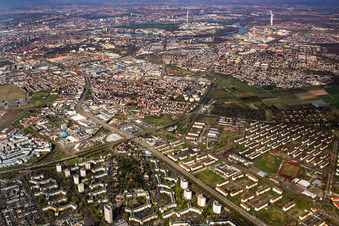 Vue aérienne de Quartier Vogelstang in Mannheim dans le département Bade-Wurtemberg, Allemagne