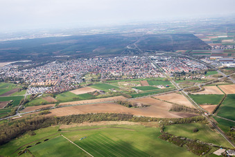 Photographie aérienne de Vue des rues et des maisons dans les quartiers résidentiels à Lorsch dans le département Hesse, Allemagne