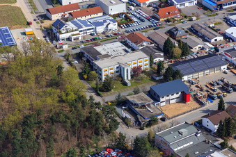 Zone industrielle de Sandwiesen avec Laetus à le quartier Sandwiese in Alsbach-Hähnlein dans le département Hesse, Allemagne hors des airs