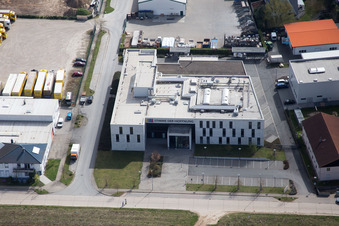 Vue aérienne de Stimme der Hoffnung eV (Voix de l'espoir) dans le district d'Alsbach. Centre européen des médias de l'Église adventiste du septième jour. à le quartier Sandwiese in Alsbach-Hähnlein dans le département Hesse, Allemagne