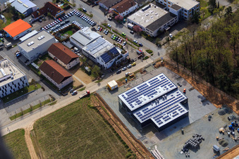 Vue oblique de Autohaus Alsbach Bayram GmbH - Alsbach-Hähnlein à le quartier Sandwiese in Alsbach-Hähnlein dans le département Hesse, Allemagne