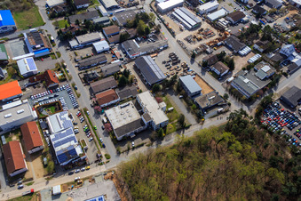 Zone industrielle de Sandwiesen avec Laetus à le quartier Sandwiese in Alsbach-Hähnlein dans le département Hesse, Allemagne du point de vue du drone