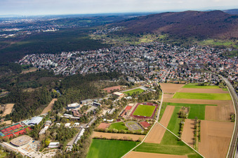 Vue aérienne de Quartier Jugenheim an der Bergstrasse in Seeheim-Jugenheim dans le département Hesse, Allemagne