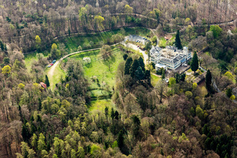 Vue aérienne de La gastronomie d'Annette au château d'Heiligenberg à Jugenheim à Seeheim-Jugenheim dans le département Hesse, Allemagne
