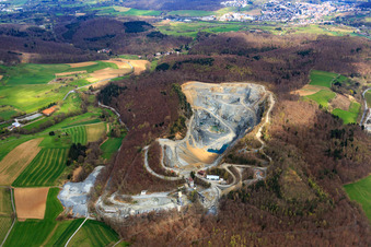 Vue aérienne de Carrière de Hartsteinwerke Thomas GmbH & Co. KG à le quartier Nieder-Beerbach in Mühltal dans le département Hesse, Allemagne