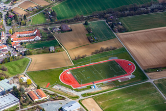 Vue aérienne de Terrain de sport à Ober-Ramstadt dans le département Hesse, Allemagne