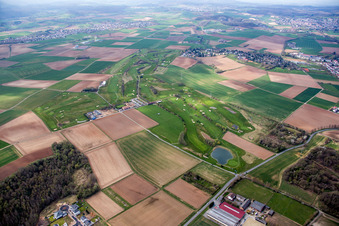 Vue oblique de Zone de terrain de golf Golf Sport Park Groß-Zimmern à Groß-Zimmern dans le département Hesse, Allemagne
