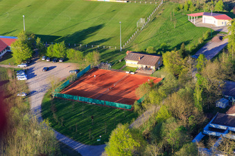 Vue aérienne de Court de tennis à Steinweiler dans le département Rhénanie-Palatinat, Allemagne