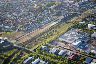 Vue aérienne de Quartier Queichheim in Landau in der Pfalz dans le département Rhénanie-Palatinat, Allemagne