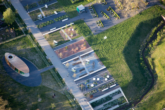 Vue d'oiseau de Salon des jardins d'État 2015 à Landau in der Pfalz dans le département Rhénanie-Palatinat, Allemagne