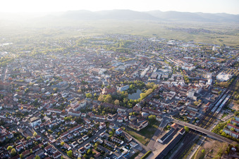 Enregistrement par drone de Landau in der Pfalz dans le département Rhénanie-Palatinat, Allemagne