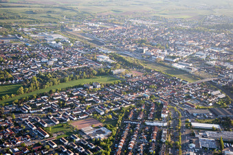 Vue aérienne de Landau Nord, Horstring à le quartier Queichheim in Landau in der Pfalz dans le département Rhénanie-Palatinat, Allemagne
