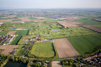 Vue aérienne de Zone du terrain de golf Golfpark Biblis-Wattenheim *****GOLF absolu en Wattenheim à le quartier Wattenheim in Biblis dans le département Hesse, Allemagne