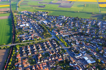 Vue aérienne de Oberstraße à Stockstadt am Rhein dans le département Hesse, Allemagne