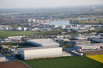 Vue aérienne de Zone industrielle et commerciale NO avec Grieshaber Logistic Group AG à Biebesheim am Rhein dans le département Hesse, Allemagne
