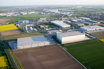 Vue aérienne de Zone industrielle et commerciale NO avec Grieshaber Logistic Group AG à Biebesheim am Rhein dans le département Hesse, Allemagne
