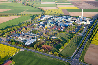 Vue aérienne de Vue de la ville à Biebesheim am Rhein dans le département Hesse, Allemagne
